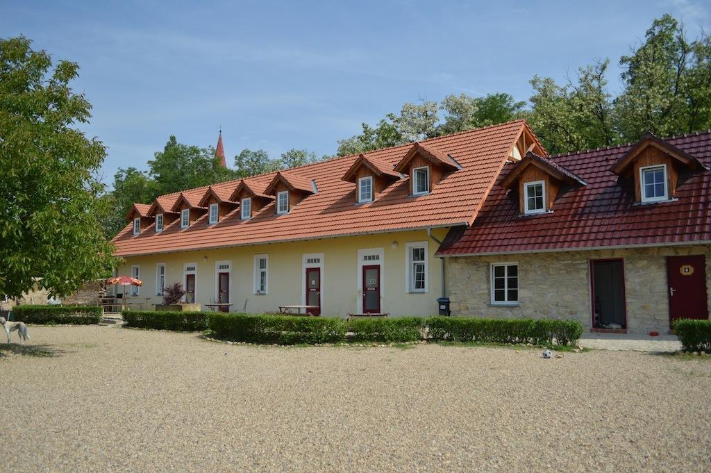 Stara Fara Hotel Chržín Buitenkant foto